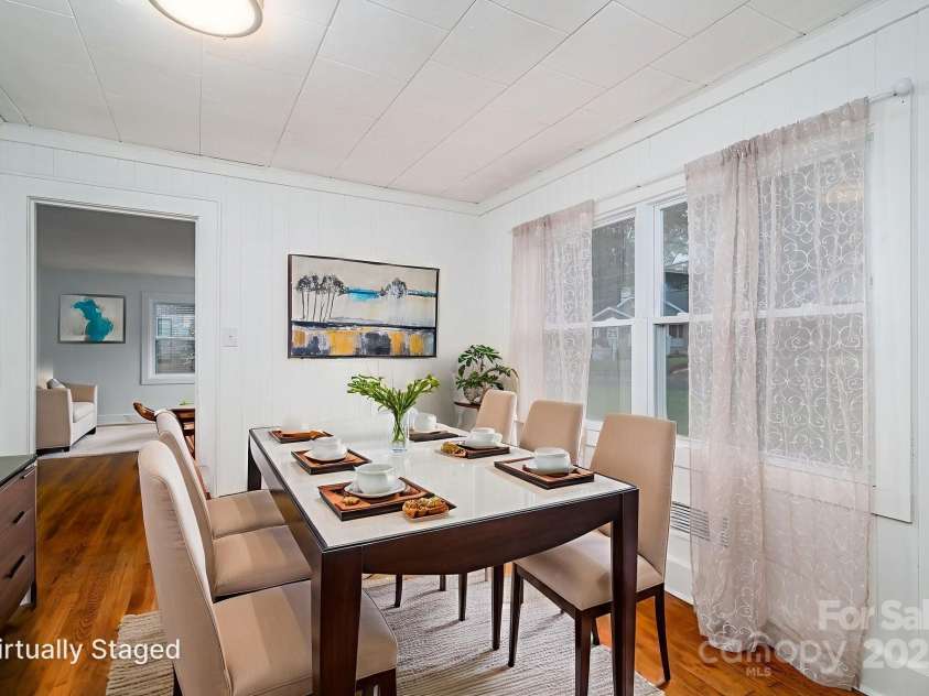 727 3rd Avenue, Hickory, NC 28601.  MLS# CAR4277952, YatesRealty ID 30515. 