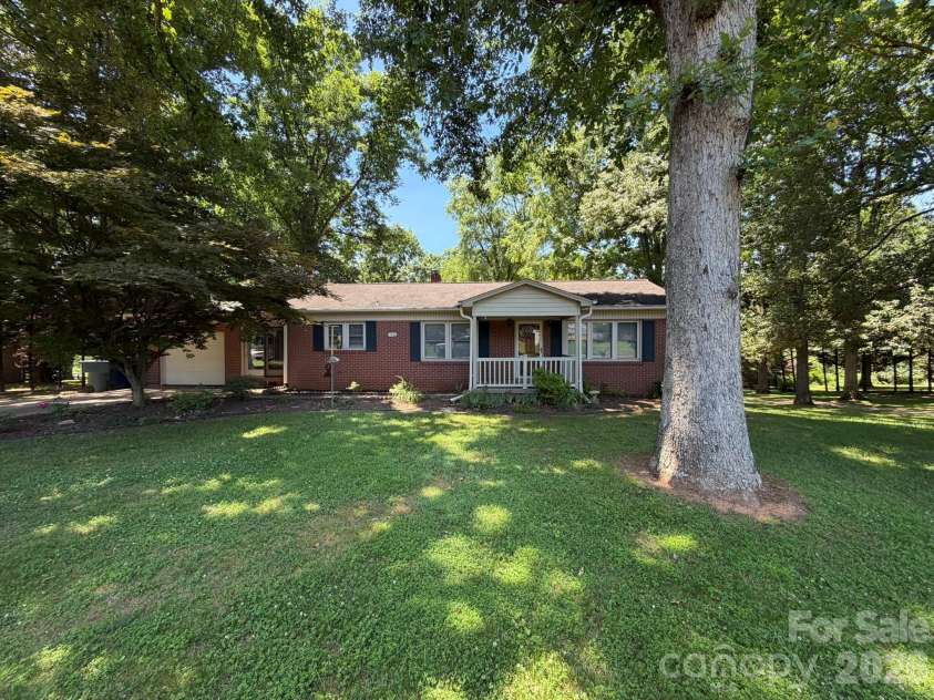 110 1st Street Place, Conover, NC 28613.  MLS# CAR4390442, YatesRealty ID 30517. 