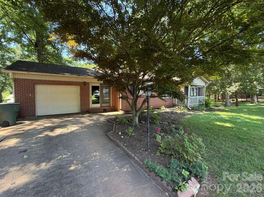 110 1st Street Place, Conover, NC 28613.  MLS# CAR4390442, YatesRealty ID 30517. 