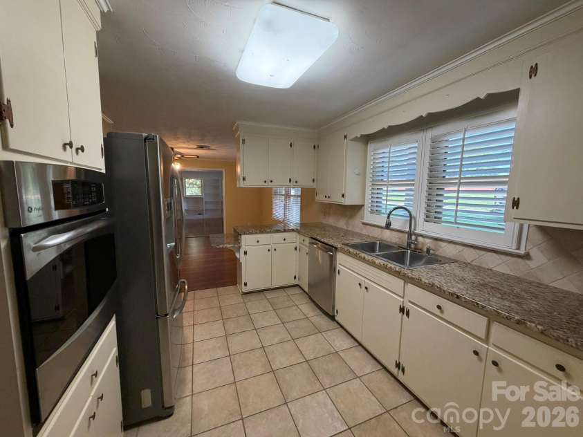110 1st Street Place, Conover, NC 28613.  MLS# CAR4390442, YatesRealty ID 30517. 