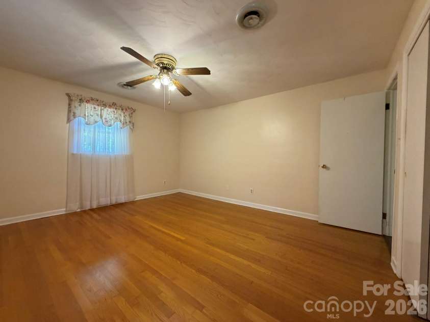 110 1st Street Place, Conover, NC 28613.  MLS# CAR4390442, YatesRealty ID 30517. 