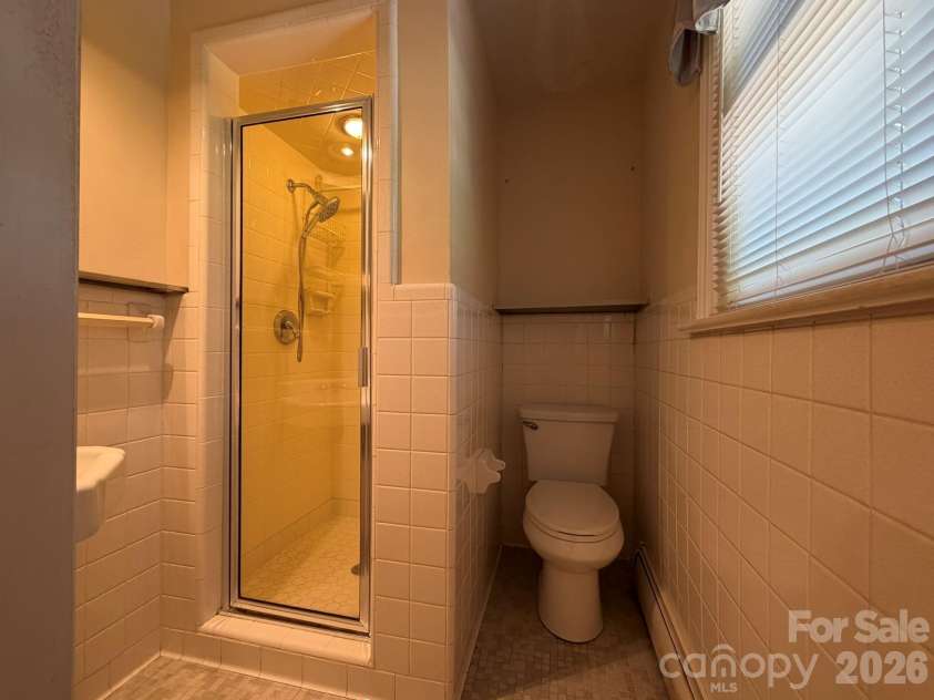 110 1st Street Place, Conover, NC 28613.  MLS# CAR4390442, YatesRealty ID 30517. 