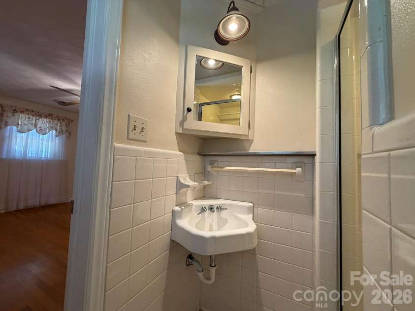 110 1st Street Place, Conover, NC 28613.  MLS# CAR4390442, YatesRealty ID 30517. 