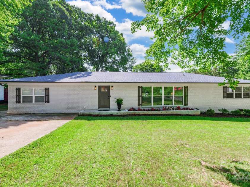 1631 Wendover Court, Rock Hill, SC 29732.  MLS# CAR4283774, YatesRealty ID 30517. 