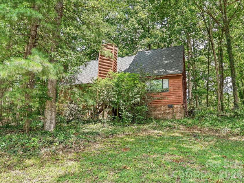 8401 Barncliff Road, Charlotte, NC 28227.  MLS# CAR4404794, YatesRealty ID 30518. 