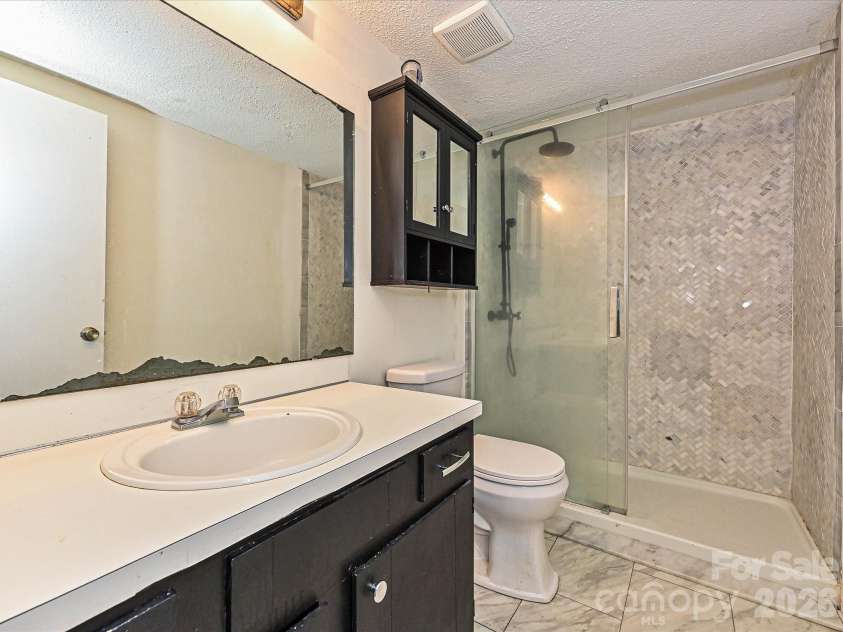 8401 Barncliff Road, Charlotte, NC 28227.  MLS# CAR4404794, YatesRealty ID 30518. 