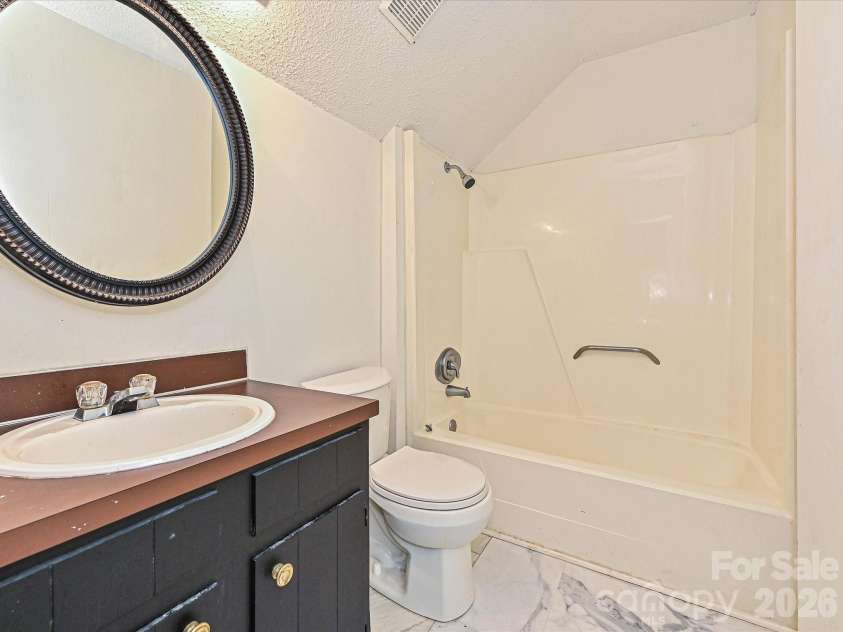 8401 Barncliff Road, Charlotte, NC 28227.  MLS# CAR4404794, YatesRealty ID 30518. 