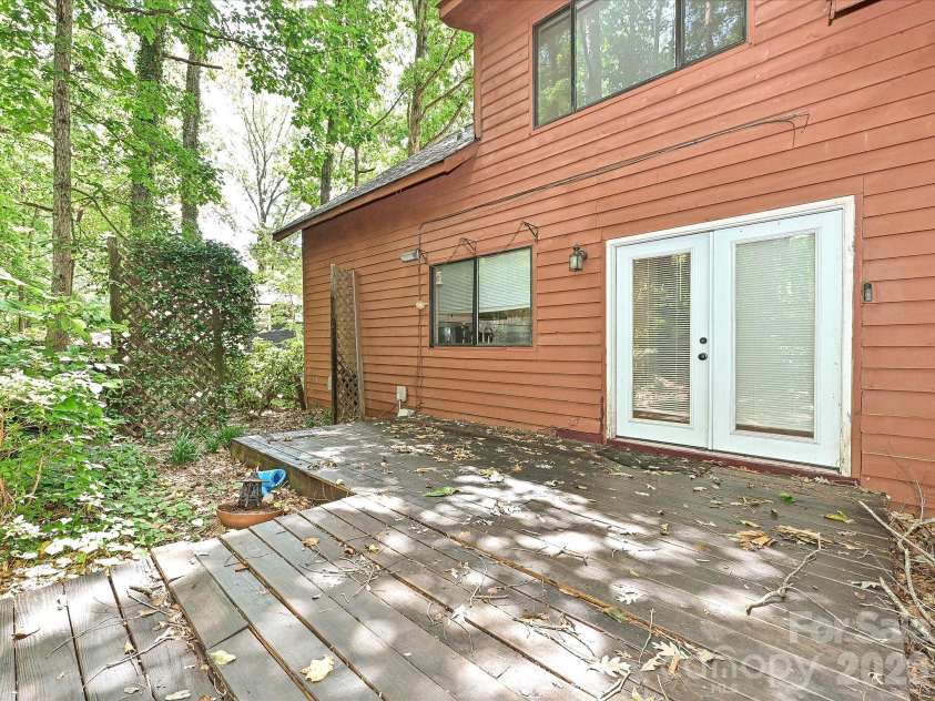 8401 Barncliff Road, Charlotte, NC 28227.  MLS# CAR4404794, YatesRealty ID 30518. 