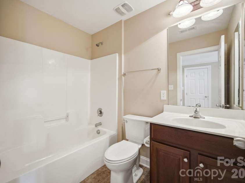 10149 Linksland Drive, Huntersville, NC 28078.  MLS# CAR4386640, YatesRealty ID 30519. 