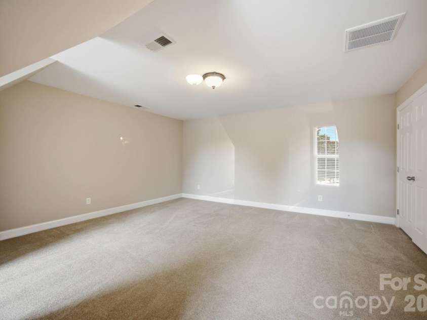 10149 Linksland Drive, Huntersville, NC 28078.  MLS# CAR4386640, YatesRealty ID 30519. 