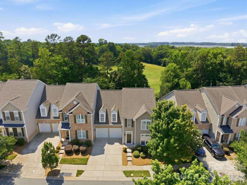 10149 Linksland Drive, Huntersville, NC 28078.  MLS# CAR4386640, YatesRealty ID 30519. 
