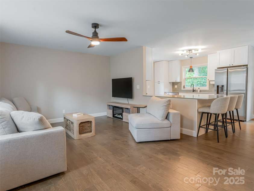 239 Bonnies Meadow Place, Asheville, NC 28806.  MLS# CAR4279570, YatesRealty ID 30519. 