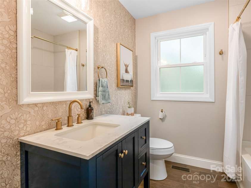 239 Bonnies Meadow Place, Asheville, NC 28806.  MLS# CAR4279570, YatesRealty ID 30519. 