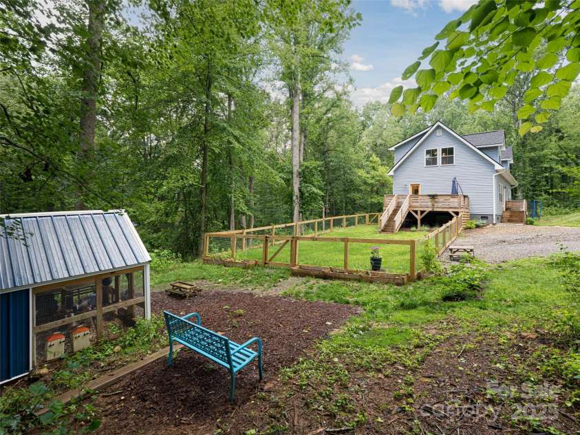 239 Bonnies Meadow Place, Asheville, NC 28806.  MLS# CAR4279570, YatesRealty ID 30519. 