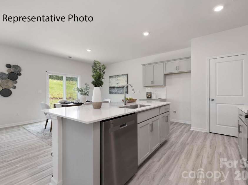 2062 10th Street, Hickory, NC 28602.  MLS# CAR4338586, YatesRealty ID 3052. 