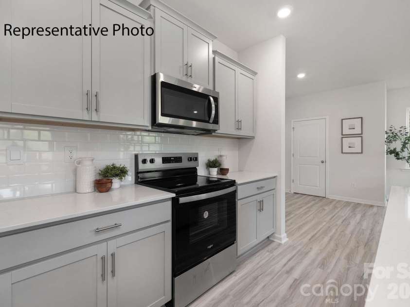 2062 10th Street, Hickory, NC 28602.  MLS# CAR4338586, YatesRealty ID 3052. 