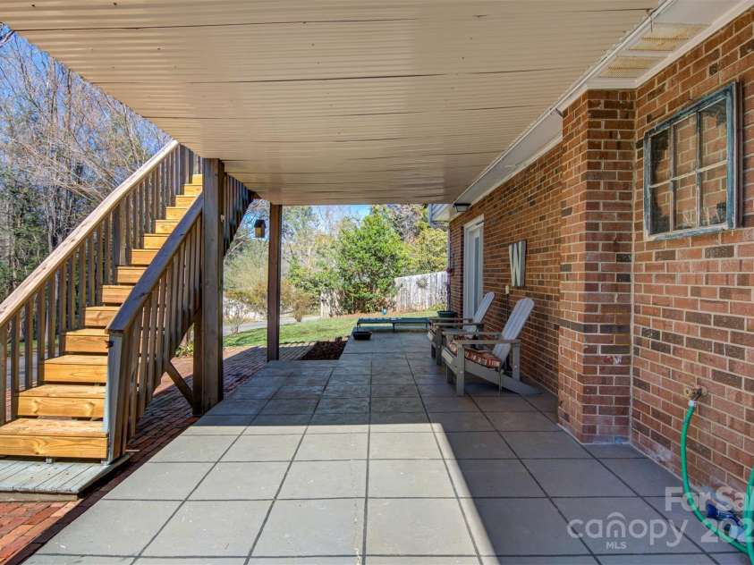 5230 Northview Drive, Hickory, NC 28601.  MLS# CAR4233667, YatesRealty ID 3052. Spacious patio below deck