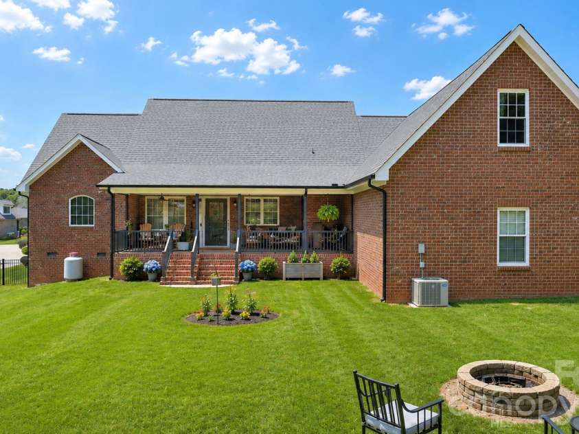 1550 Laudun Drive, Lincolnton, NC 28092.  MLS# CAR4389755, YatesRealty ID 30520. 