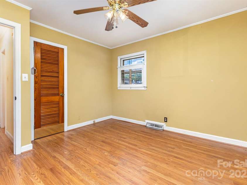 5211 Nations Ford Road, Charlotte, NC 28217.  MLS# CAR4285041, YatesRealty ID 30520. 3rd Bedroom