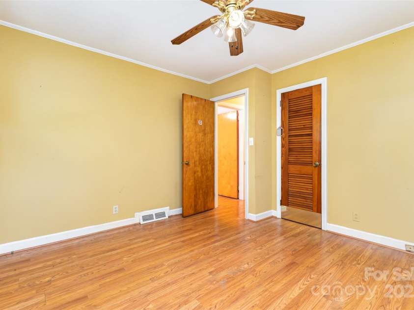 5211 Nations Ford Road, Charlotte, NC 28217.  MLS# CAR4285041, YatesRealty ID 30520. 3rd Bedroom