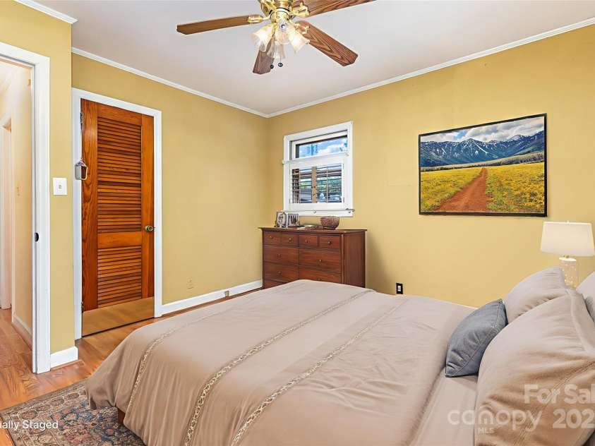 5211 Nations Ford Road, Charlotte, NC 28217.  MLS# CAR4285041, YatesRealty ID 30520. 