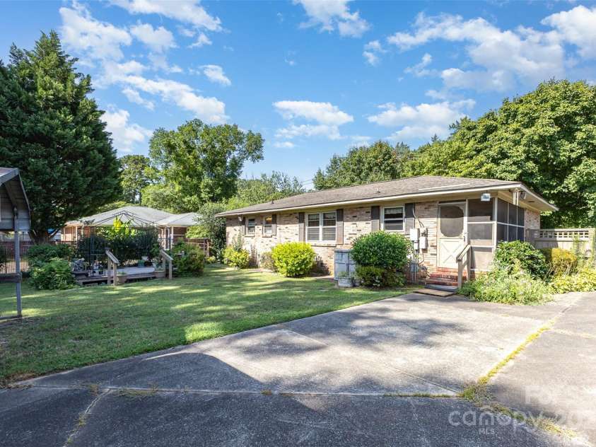 5211 Nations Ford Road, Charlotte, NC 28217.  MLS# CAR4285041, YatesRealty ID 30520. Back Entrance