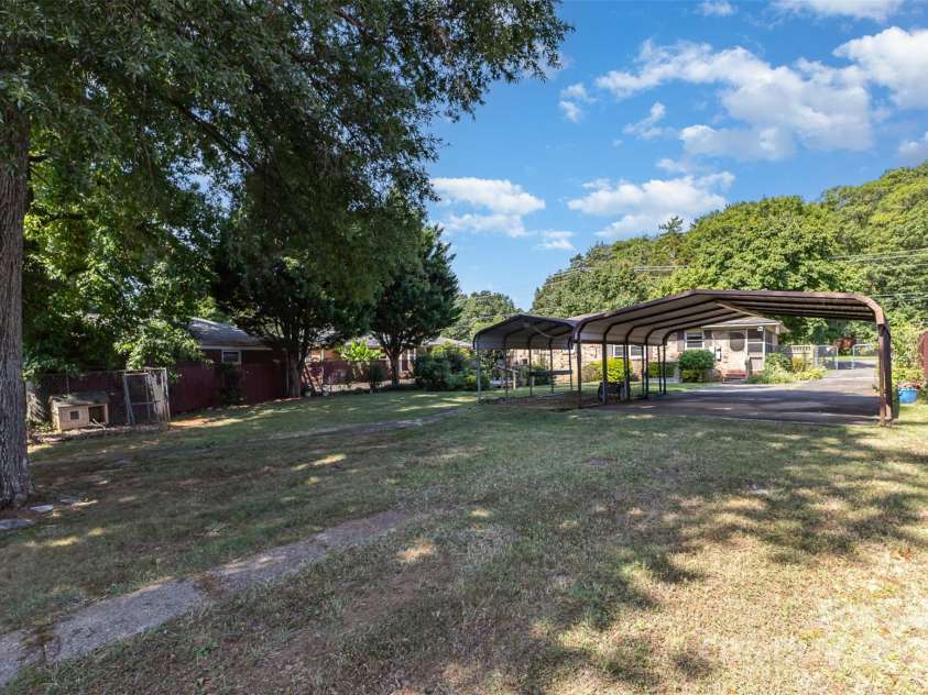 5211 Nations Ford Road, Charlotte, NC 28217.  MLS# CAR4285041, YatesRealty ID 30520. Detached Car Port