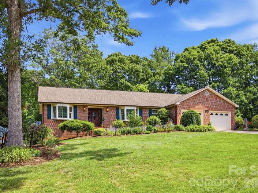 232 Westwood Drive, Morganton, NC 28655.  MLS# CAR4388740, YatesRealty ID 30521. 