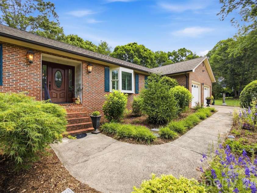 232 Westwood Drive, Morganton, NC 28655.  MLS# CAR4388740, YatesRealty ID 30521. 
