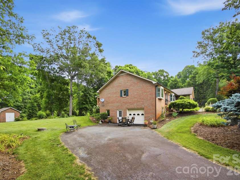 232 Westwood Drive, Morganton, NC 28655.  MLS# CAR4388740, YatesRealty ID 30521. 