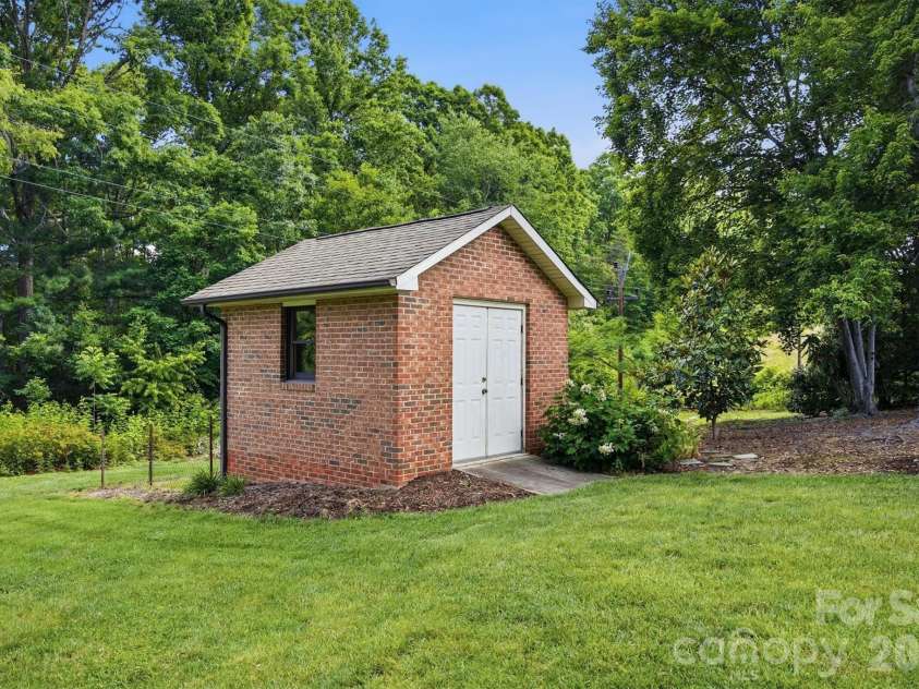 232 Westwood Drive, Morganton, NC 28655.  MLS# CAR4388740, YatesRealty ID 30521. 
