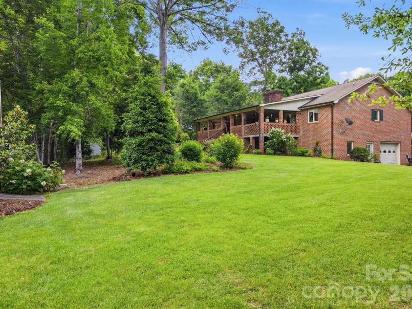 232 Westwood Drive, Morganton, NC 28655.  MLS# CAR4388740, YatesRealty ID 30521. 