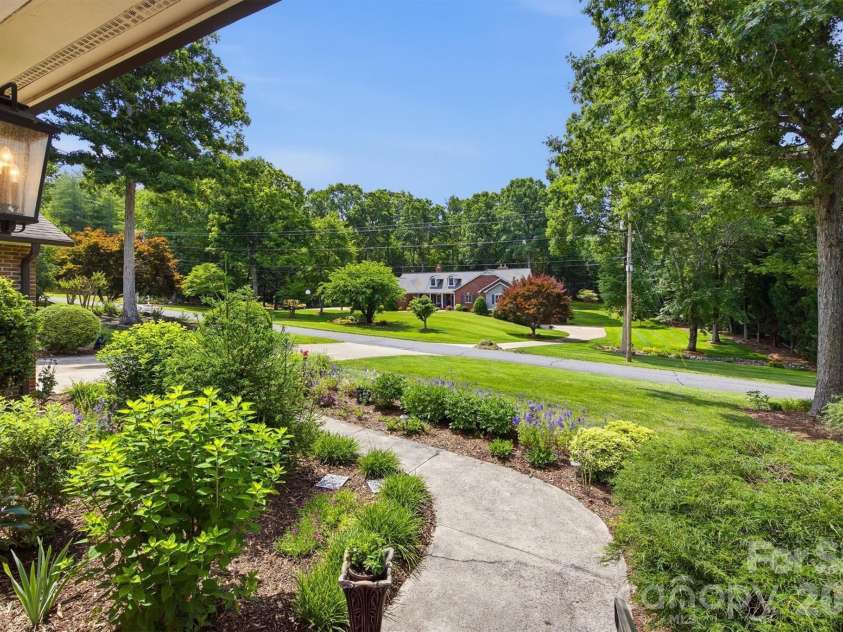 232 Westwood Drive, Morganton, NC 28655.  MLS# CAR4388740, YatesRealty ID 30521. 