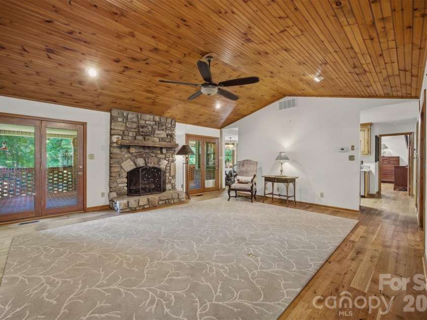232 Westwood Drive, Morganton, NC 28655.  MLS# CAR4388740, YatesRealty ID 30521. 