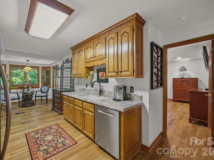 232 Westwood Drive, Morganton, NC 28655.  MLS# CAR4388740, YatesRealty ID 30521. 