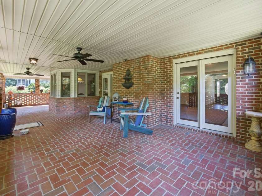 232 Westwood Drive, Morganton, NC 28655.  MLS# CAR4388740, YatesRealty ID 30521. 