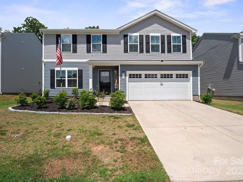 707 Pointe Andrews Drive, Concord, NC 28025.  MLS# CAR4280362, YatesRealty ID 30523. Welcome to 707 Pointe Andrews