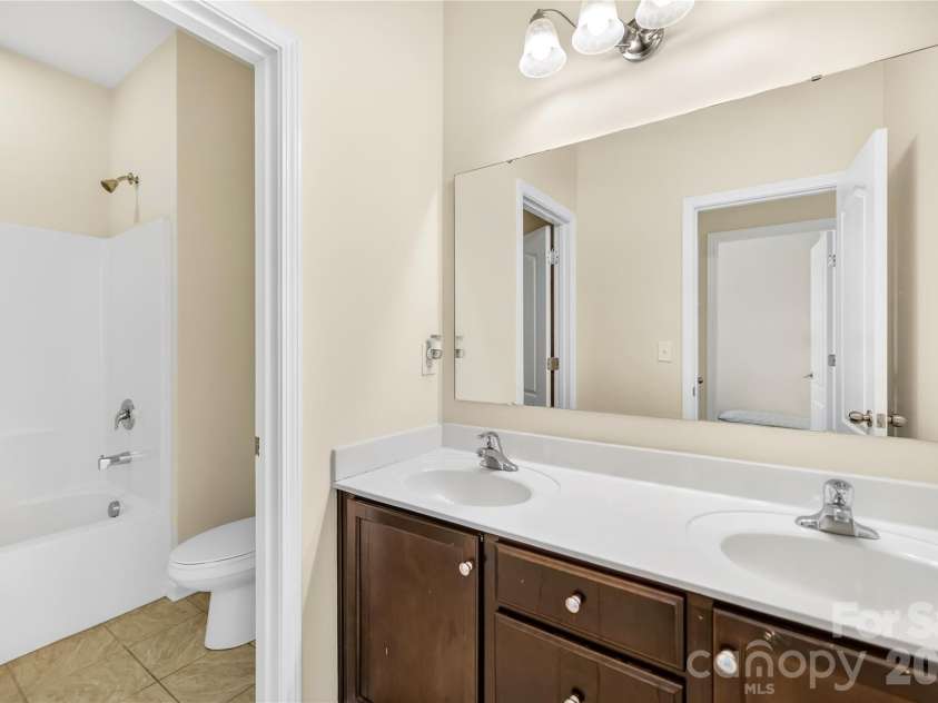 10677 Sky Chase Avenue, Concord, NC 28027.  MLS# CAR4378116, YatesRealty ID 30524. 