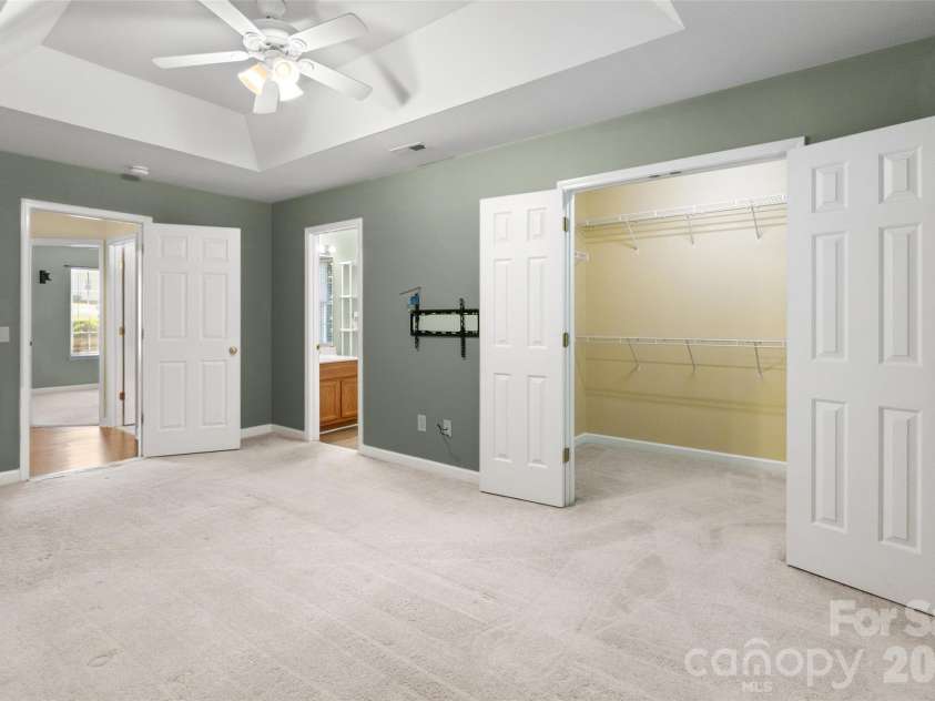 1303 Long Grass Court, Charlotte, NC 28216.  MLS# CAR4390381, YatesRealty ID 30525. 
