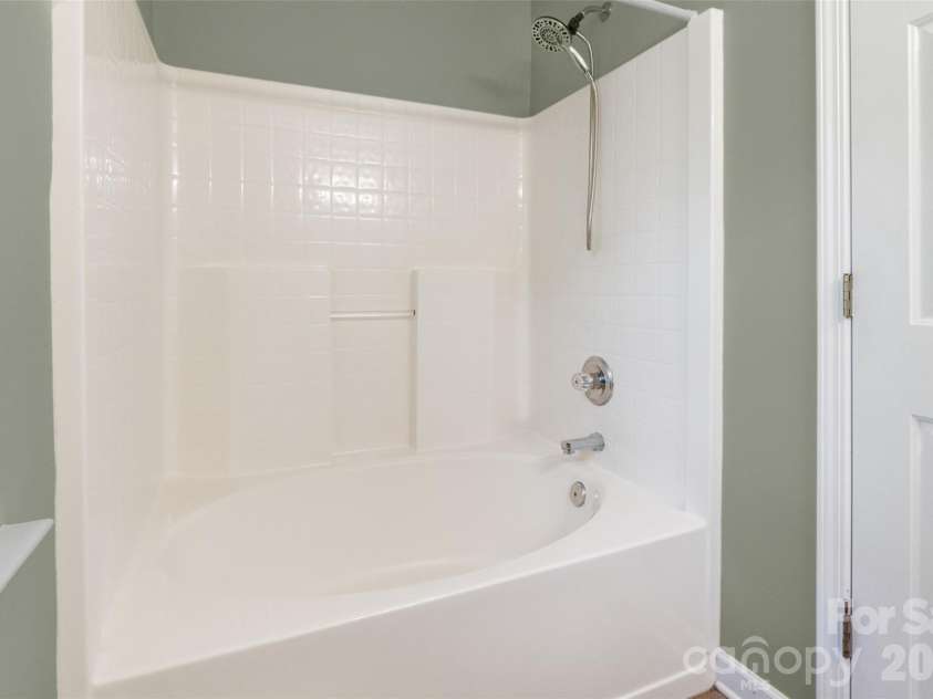 1303 Long Grass Court, Charlotte, NC 28216.  MLS# CAR4390381, YatesRealty ID 30525. 