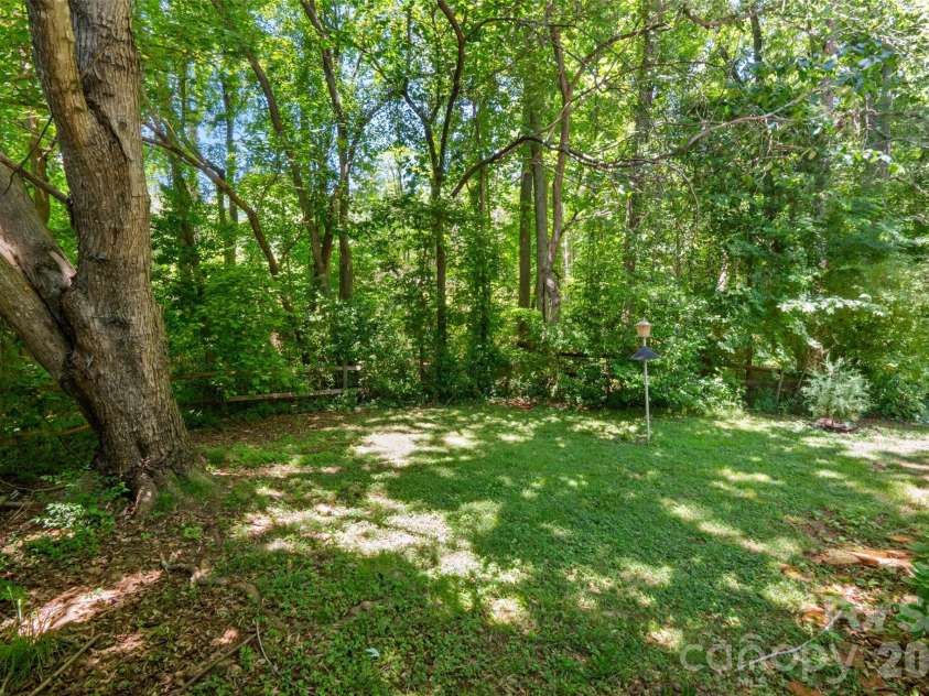 1303 Long Grass Court, Charlotte, NC 28216.  MLS# CAR4390381, YatesRealty ID 30525. 