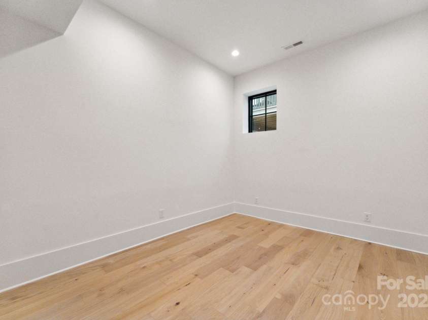 408 Ideal Way, Charlotte, NC 28203.  MLS# CAR4268793, YatesRealty ID 30526. Flex room