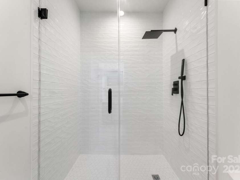 408 Ideal Way, Charlotte, NC 28203.  MLS# CAR4268793, YatesRealty ID 30526. Full Bath 4