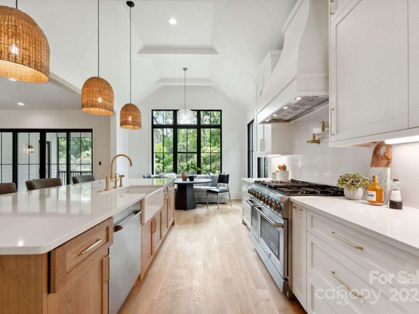 408 Ideal Way, Charlotte, NC 28203.  MLS# CAR4268793, YatesRealty ID 30526. Kitchen