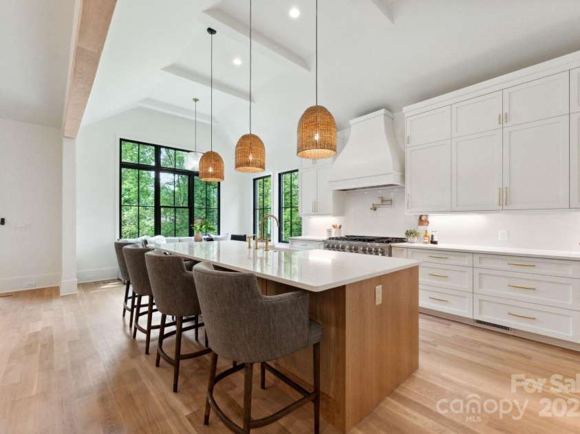 408 Ideal Way, Charlotte, NC 28203.  MLS# CAR4268793, YatesRealty ID 30526. Kitchen