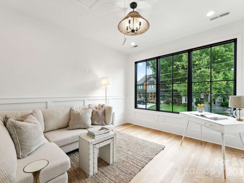 408 Ideal Way, Charlotte, NC 28203.  MLS# CAR4268793, YatesRealty ID 30526. Office