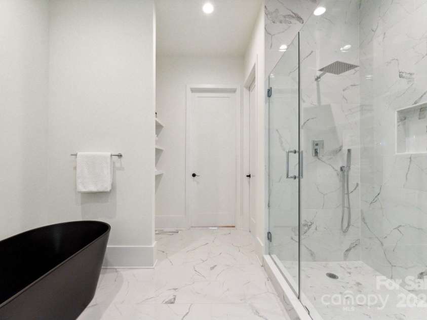 408 Ideal Way, Charlotte, NC 28203.  MLS# CAR4268793, YatesRealty ID 30526. Primary bathroom