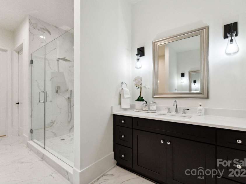 408 Ideal Way, Charlotte, NC 28203.  MLS# CAR4268793, YatesRealty ID 30526. Primary bathroom