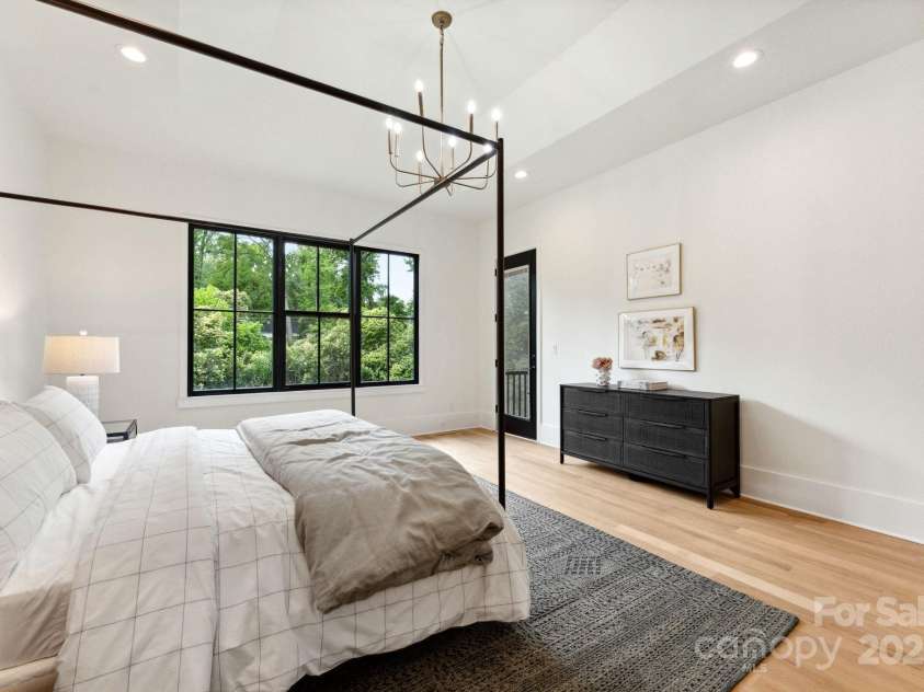 408 Ideal Way, Charlotte, NC 28203.  MLS# CAR4268793, YatesRealty ID 30526. Primary Bedroom