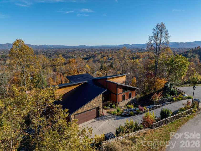 41 Ben Lippen School Road, Asheville, NC 28806.  MLS# CAR4367928, YatesRealty ID 30526. 